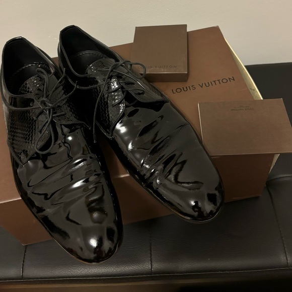 Louis Vuitton Patent leather Shoes - Picture 6 of 12
